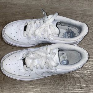 White airforce 4Y woman’s 5.5-6